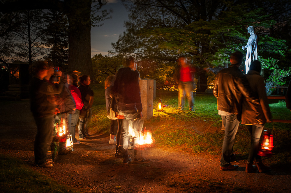 Sleepy Hollow Cemetery lantern tour