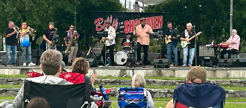 Billy and the Showmen